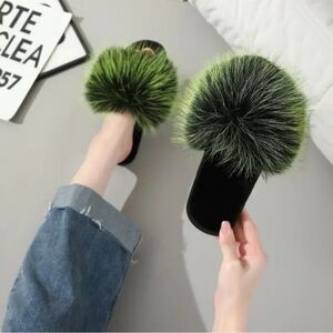 LAST‎ PAIR Black Glamorous Green Tipped Fluffy Faux Fur Slides Slippers Sz 7/8